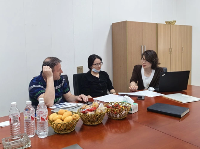 Australian customers came to the factory for double-deck machines