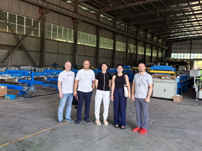 The headquarters of the Russian head office and its Armenian branch customers came to visit the factory together